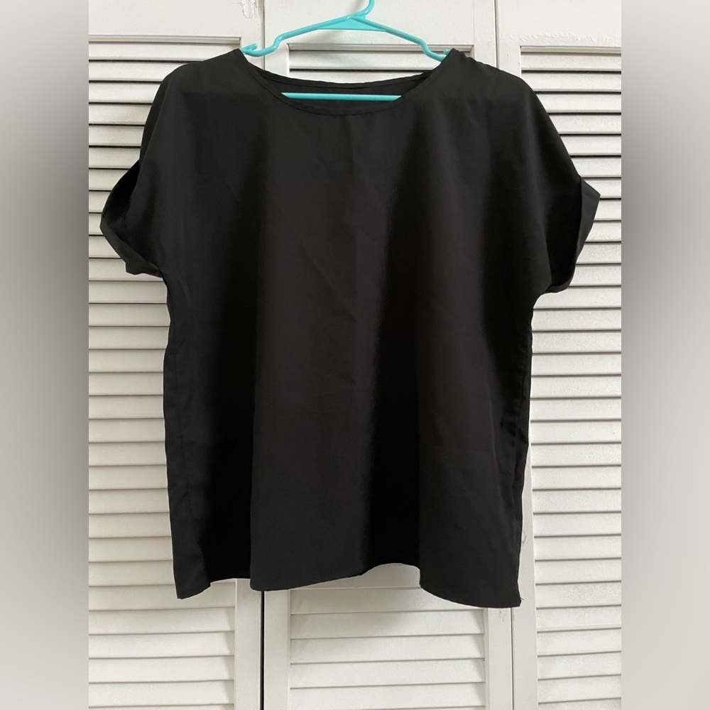 Size large black formal shirt.